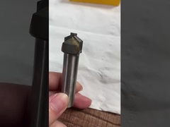 Soudure à la carbure à l'aide d'une fraiseuse à fente droite à fente de pouce